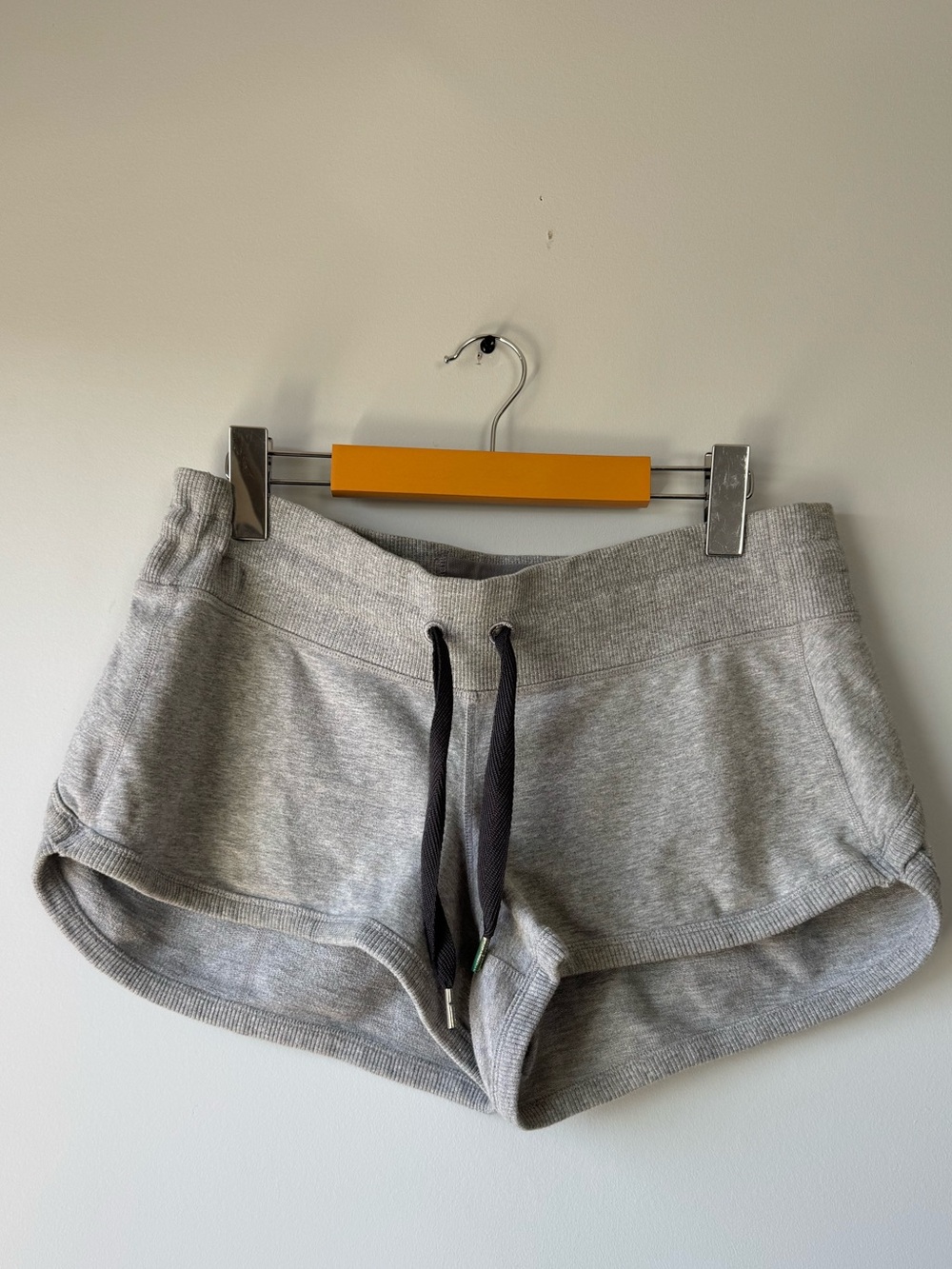 (6) Gray lululemon shorts